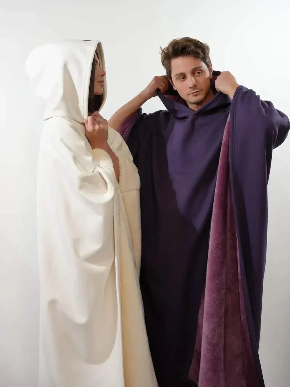 FleeceGuard™ – Ultra-Soft Thermal Hooded Cloak for Cozy Warmth